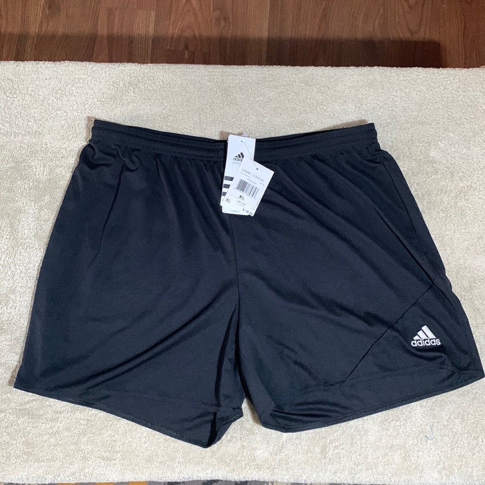 New Women’s Adidas Shorts - XL